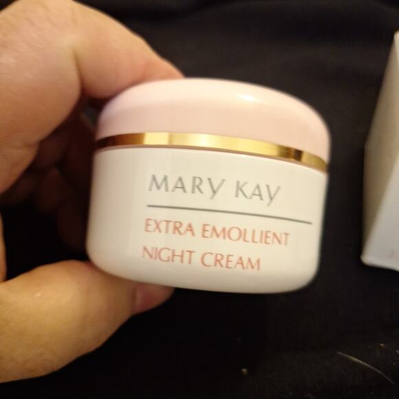 Mary Kay EXTRA EMOLLIENT Night Cream 2.5 oz Jar NEW In Box - Picture 2 of 5